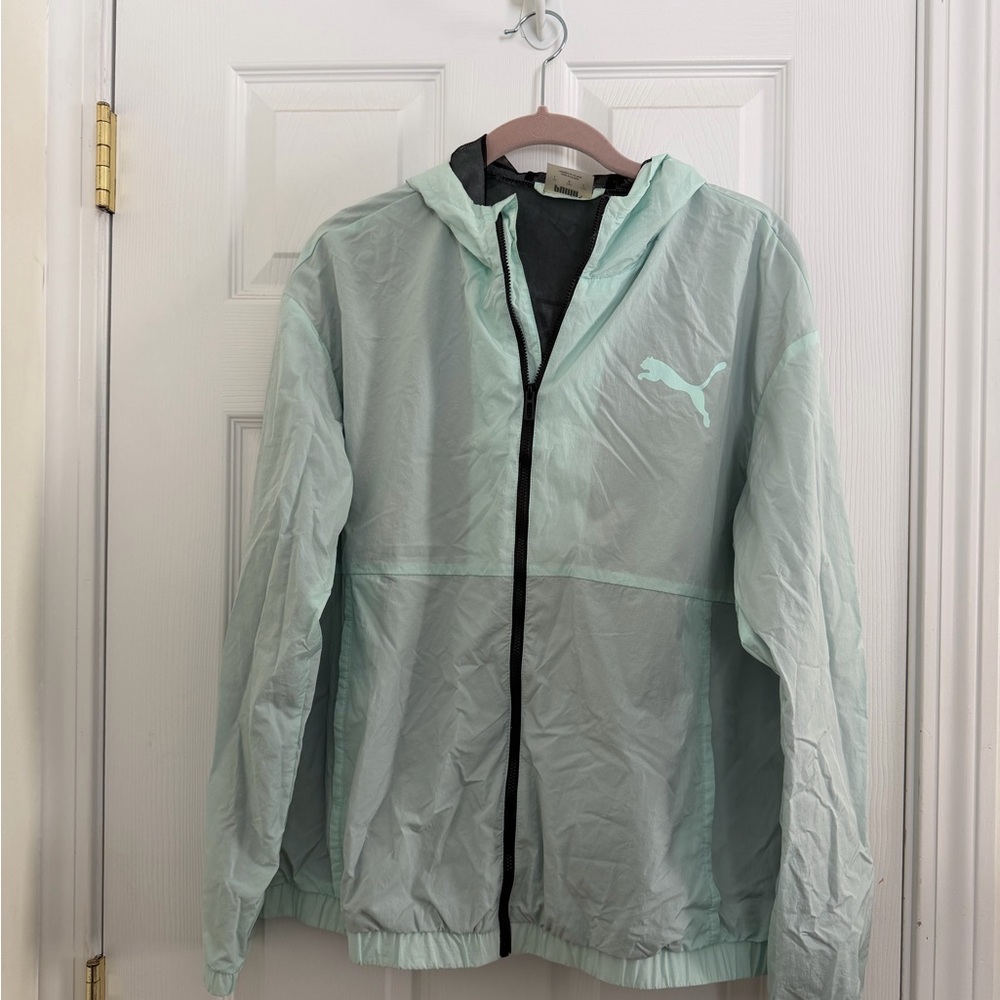 Puma women’s size Large Light Green windbreaker Hooded Jacket